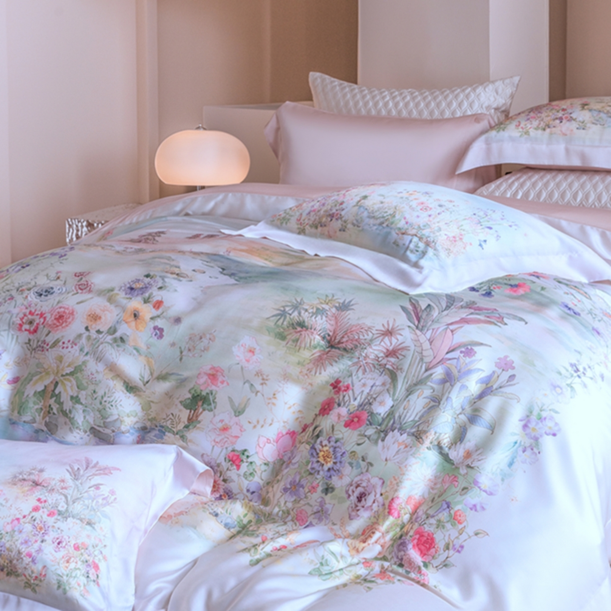 91家纺网 家纺一手货源 找家纺 时亿家居 2026新款大版莱赛尔天丝印花四件套 夏怡花园 粉绿