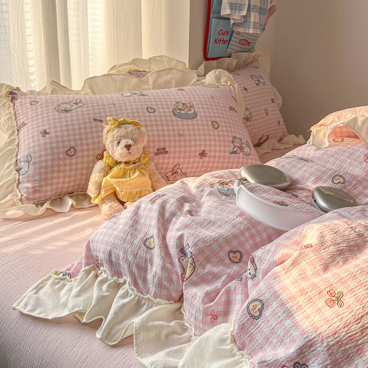 91家纺网 家纺一手货源 找家纺 老K (原美阁） 2026新款木棉双层纱四件套卡通韩版公主风四件套 蛋糕粉格猫