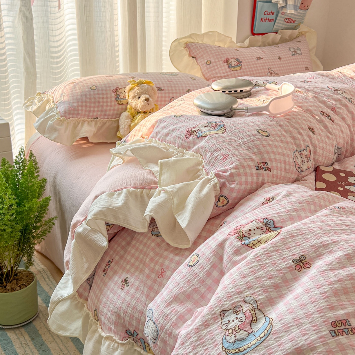 91家纺网 家纺一手货源 找家纺 老K (原美阁） 2026新款木棉双层纱四件套卡通韩版公主风四件套 蛋糕粉格猫