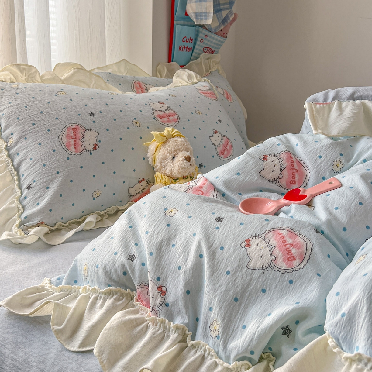 91家纺网 家纺一手货源 找家纺 老K (原美阁） 2026新款木棉双层纱四件套卡通韩版公主风四件套 小蓝猫