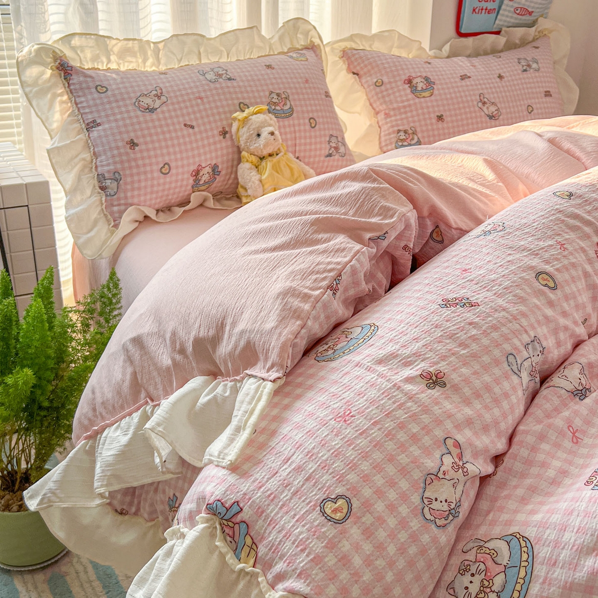 91家纺网 家纺一手货源 找家纺 老K (原美阁） 2026新款木棉双层纱四件套卡通韩版公主风四件套 蛋糕粉格猫