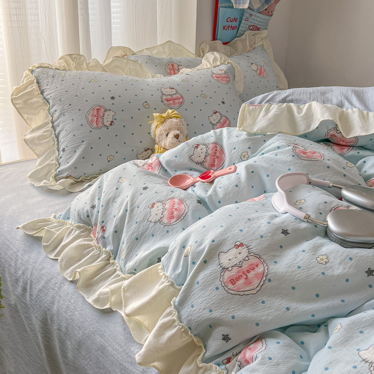 91家纺网 家纺一手货源 找家纺 老K (原美阁） 2026新款木棉双层纱四件套卡通韩版公主风四件套 小蓝猫