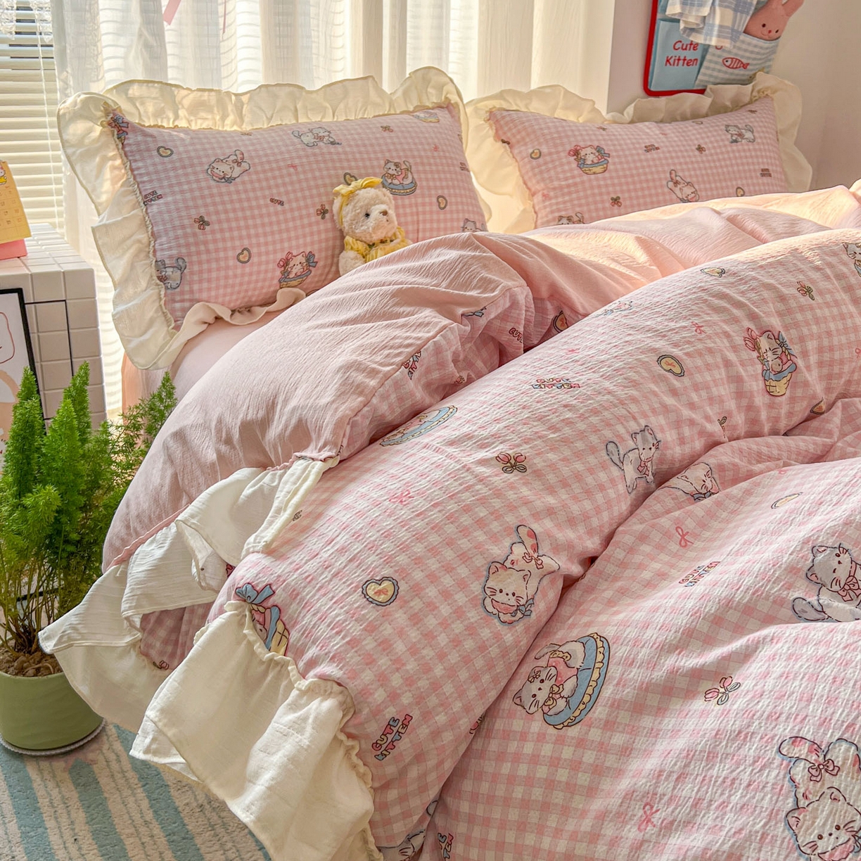 91家纺网 家纺一手货源 找家纺 老K (原美阁） 2026新款木棉双层纱四件套卡通韩版公主风四件套 蛋糕粉格猫