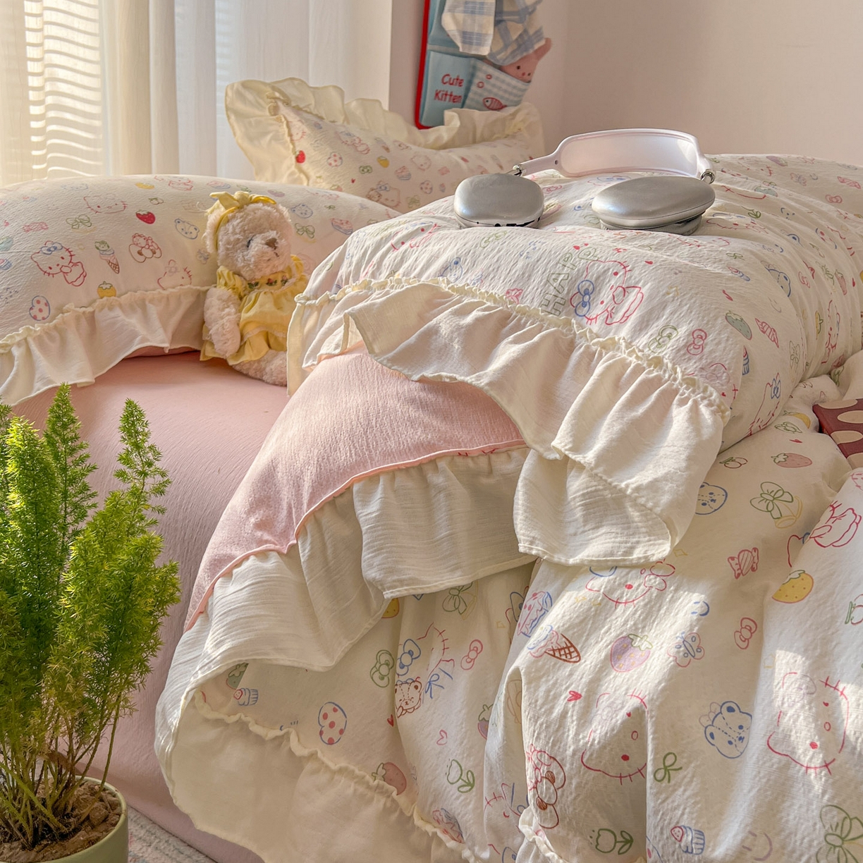 91家纺网 家纺一手货源 找家纺 老K (原美阁） 2026新款木棉双层纱四件套卡通韩版公主风四件套 草莓派对猫
