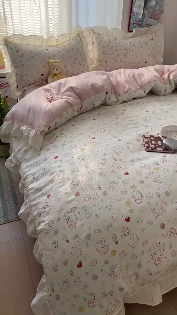 91家纺网 家纺一手货源 找家纺 老K (原美阁） 2026新款木棉双层纱四件套卡通韩版公主风四件套 草莓派对猫