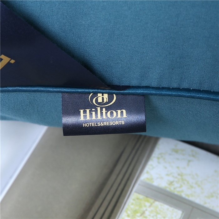 91家纺网 家纺一手货源 找家纺 乐窝家纺仓储 2026新款希尔顿酒店同款羽丝绒枕枕头枕芯 蓝色