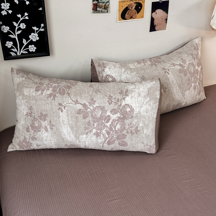 91家纺网 家纺一手货源 找家纺 雅阁尔家纺 2026新款轻奢复古美拉德风泡芙棉冷淡侘寂风水洗棉双层纱单枕套 知音咖