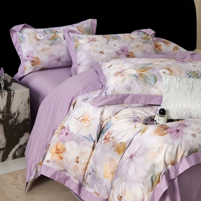 91家纺网 家纺一手货源 找家纺 薏思家纺 2026年13376新疆铂金棉飞边工艺印花四件套 春尚好