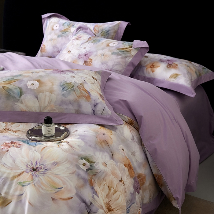 91家纺网 家纺一手货源 找家纺 薏思家纺 2026年13376新疆铂金棉飞边工艺印花四件套 春尚好