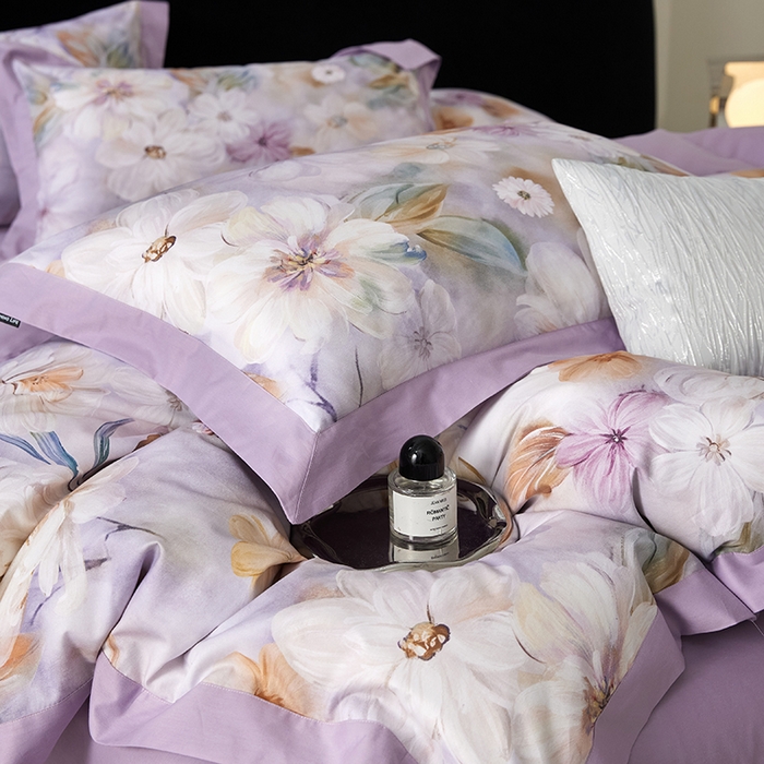 91家纺网 家纺一手货源 找家纺 薏思家纺 2026年13376新疆铂金棉飞边工艺印花四件套 春尚好