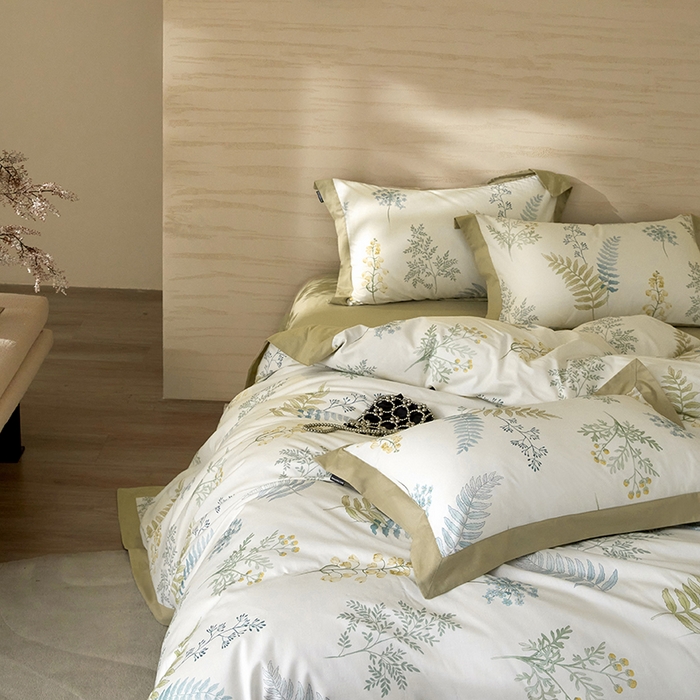 91家纺网 家纺一手货源 找家纺 薏思家纺 2026年13376新疆铂金棉飞边工艺印花四件套 春颜绿