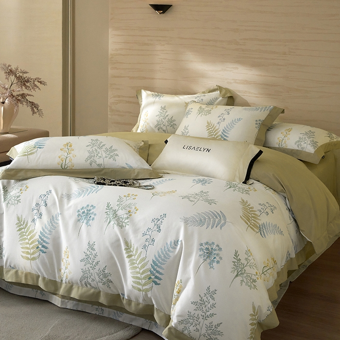 91家纺网 家纺一手货源 找家纺 薏思家纺 2026年13376新疆铂金棉飞边工艺印花四件套 春颜绿