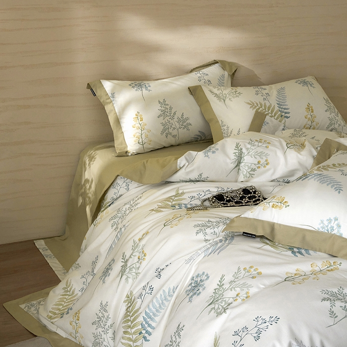 91家纺网 家纺一手货源 找家纺 薏思家纺 2026年13376新疆铂金棉飞边工艺印花四件套 春颜绿