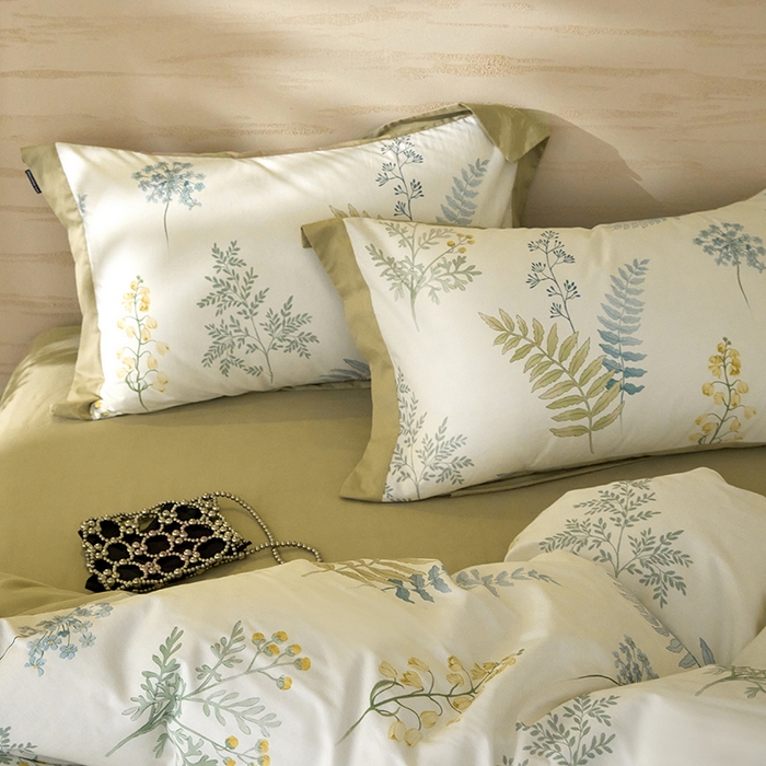 91家纺网 家纺一手货源 找家纺 薏思家纺 2026年13376新疆铂金棉飞边工艺印花四件套 春颜绿