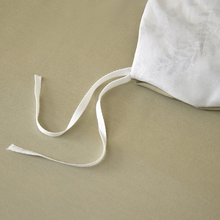 91家纺网 家纺一手货源 找家纺 薏思家纺 2026年13376新疆铂金棉飞边工艺印花四件套 春颜绿