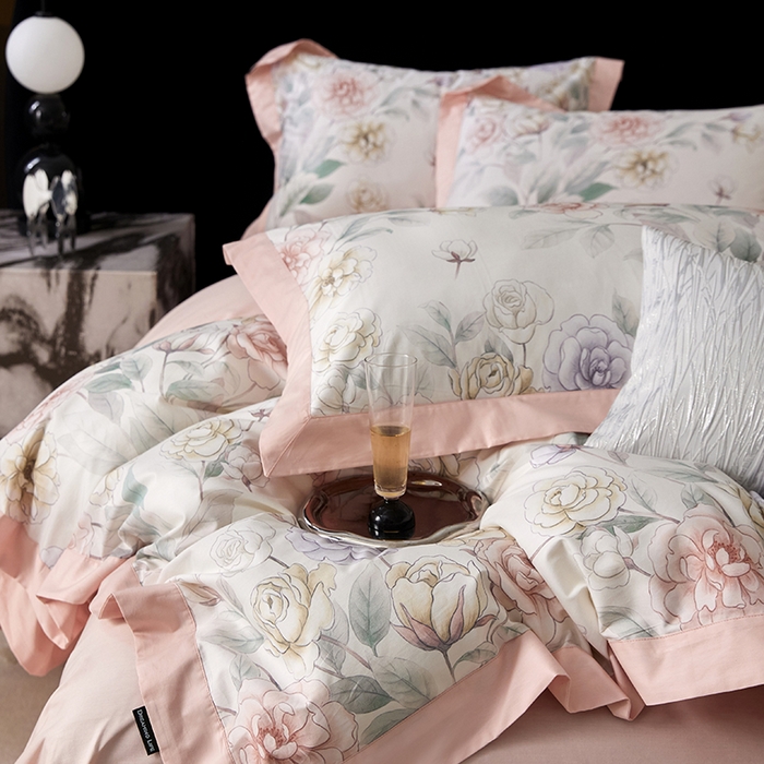 91家纺网 家纺一手货源 找家纺 薏思家纺 2026年13376新疆铂金棉飞边工艺印花四件套 花圃