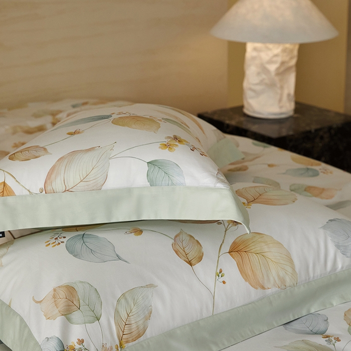 91家纺网 家纺一手货源 找家纺 薏思家纺 2026年13376新疆铂金棉飞边工艺印花四件套 佳昕黄