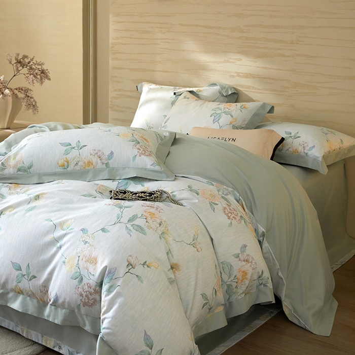 91家纺网 家纺一手货源 找家纺 薏思家纺 2026年13376新疆铂金棉飞边工艺印花四件套 青黛