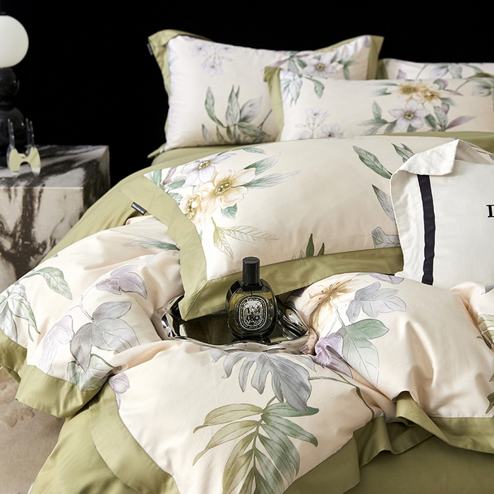 91家纺网 家纺一手货源 找家纺 薏思家纺 2026年13376新疆铂金棉飞边工艺印花四件套 如梦绿