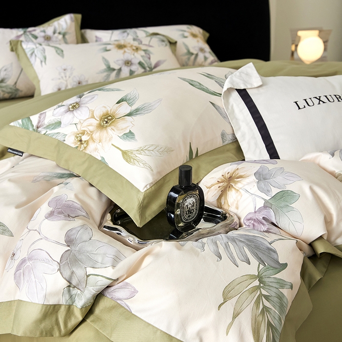 91家纺网 家纺一手货源 找家纺 薏思家纺 2026年13376新疆铂金棉飞边工艺印花四件套 如梦绿