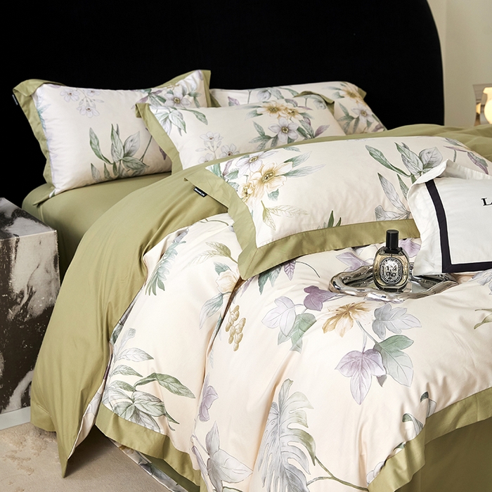 91家纺网 家纺一手货源 找家纺 薏思家纺 2026年13376新疆铂金棉飞边工艺印花四件套 如梦绿