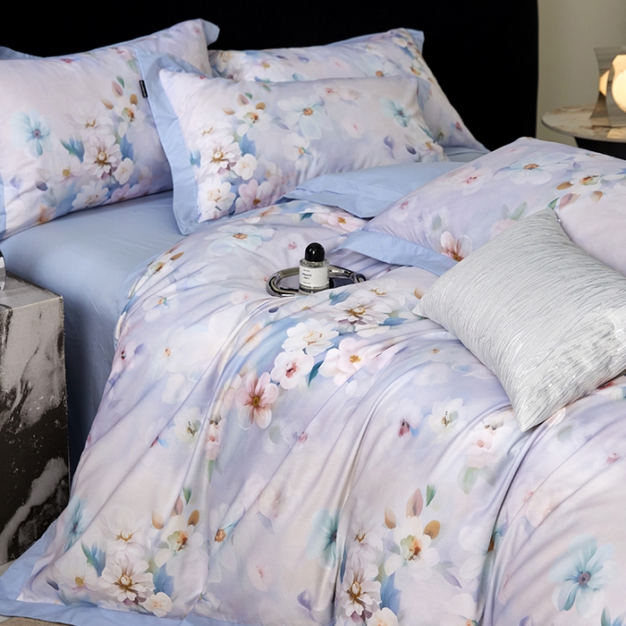 91家纺网 家纺一手货源 找家纺 薏思家纺 2026年13376新疆铂金棉飞边工艺印花四件套 水中月兰