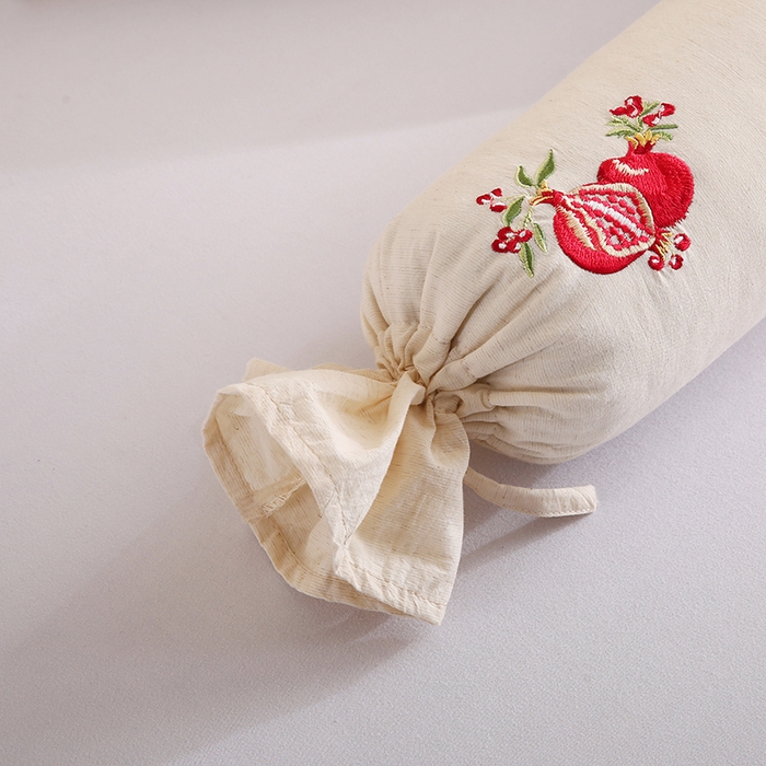 91家纺网 家纺一手货源 找家纺 （总）蔻眠 棉麻刺绣糖果荞麦牵引枕芯成人护颈枕头