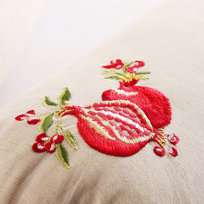 91家纺网 家纺一手货源 找家纺 （总）蔻眠 棉麻刺绣糖果荞麦牵引枕芯成人护颈枕头