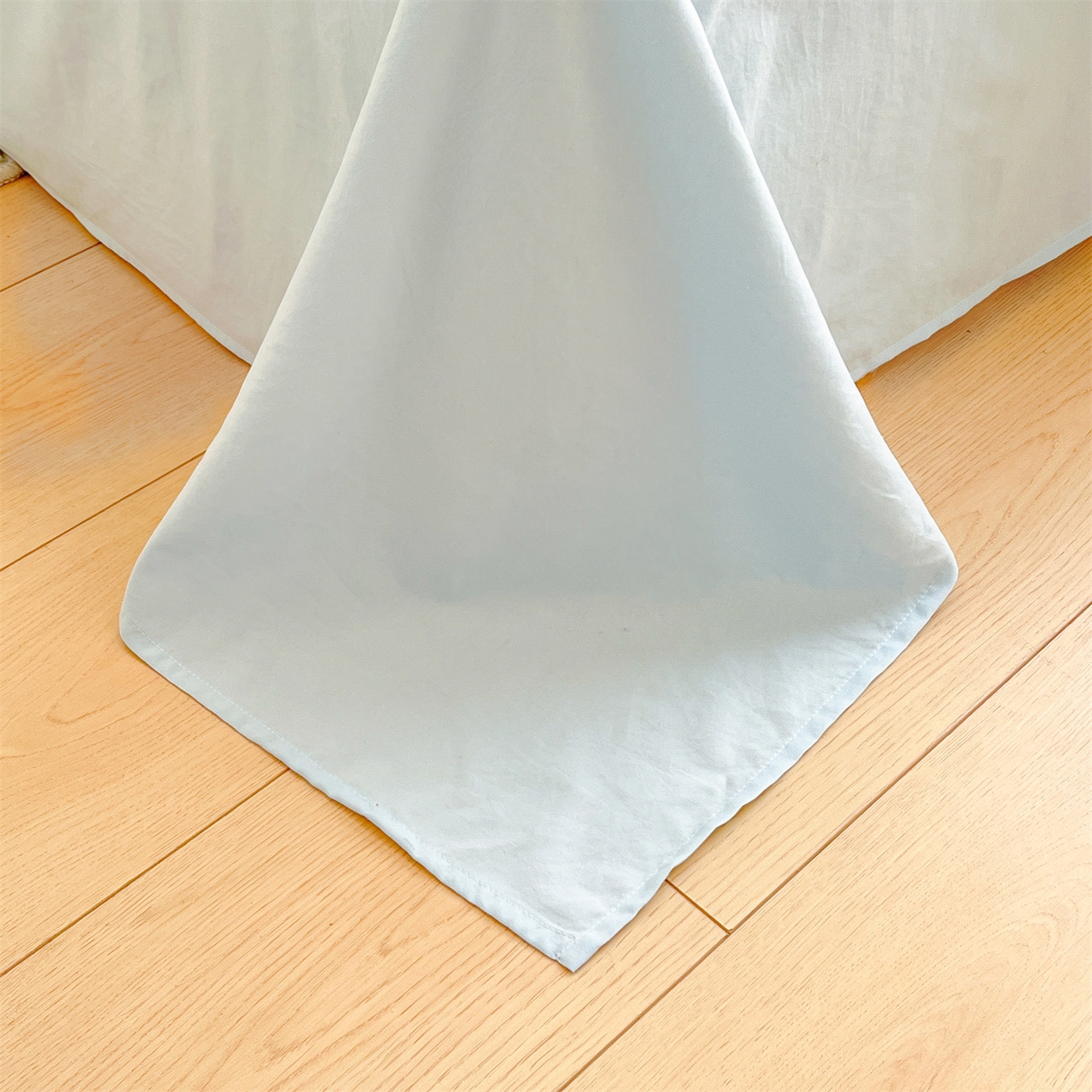 91家纺网 家纺一手货源 找家纺 盛秋家纺 2026新款A类水洗棉豆豆夏被系列 狗狗游园+天空蓝