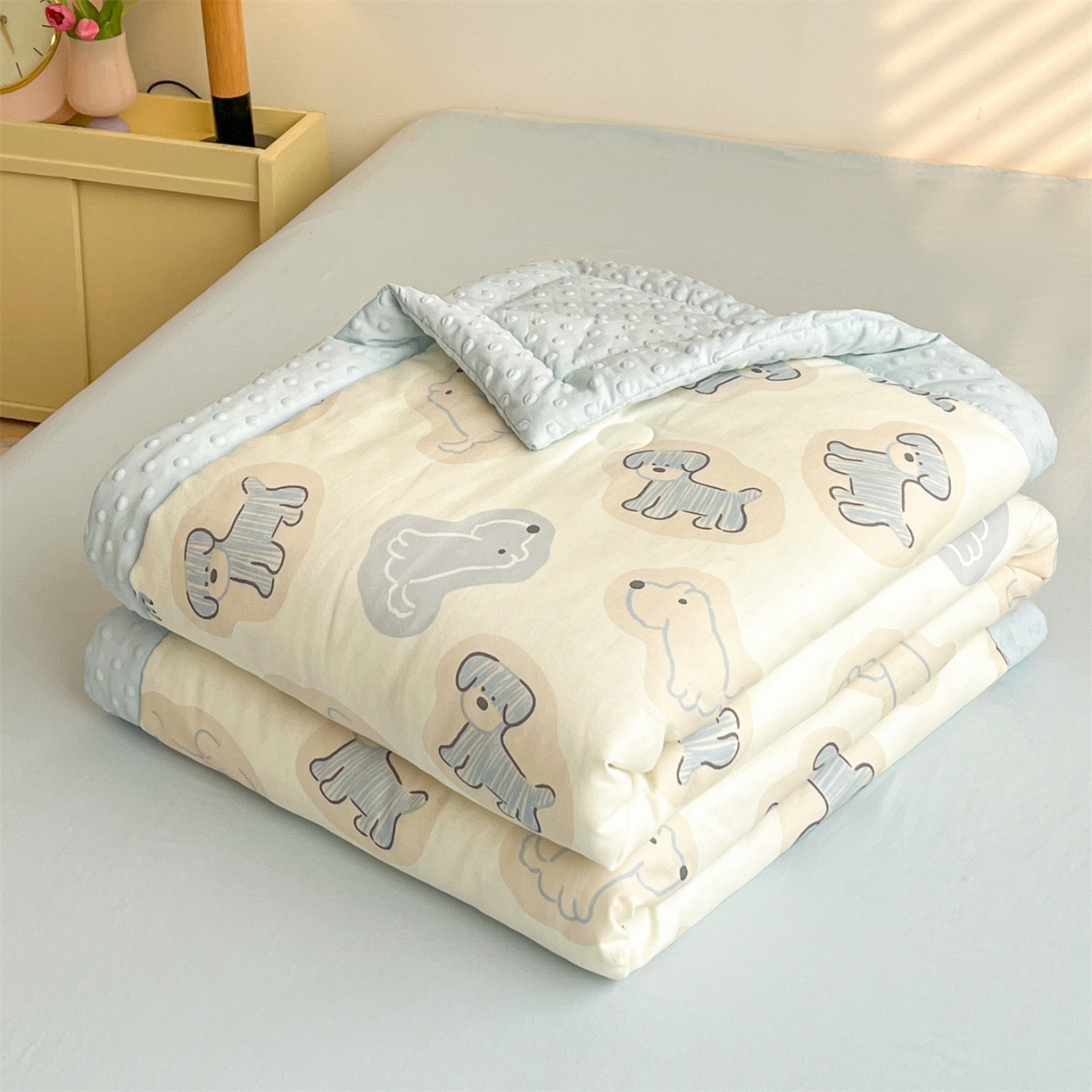 91家纺网 家纺一手货源 找家纺 盛秋家纺 2026新款A类水洗棉豆豆夏被系列 修勾蓝+天空蓝