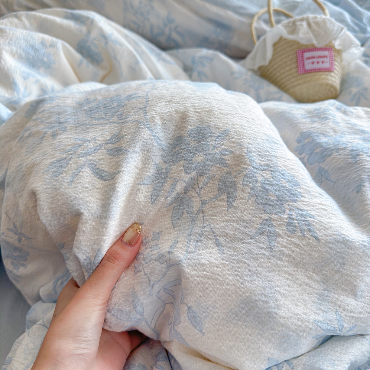 91家纺网 家纺一手货源 找家纺 优选 2026新款小清新直播热卖款云感双层纱木棉床盖四件套系列 冰菱花