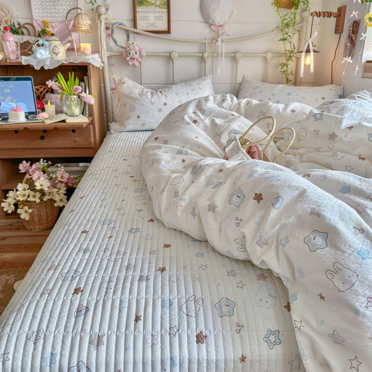 91家纺网 家纺一手货源 找家纺 优选 2026新款小清新直播热卖款云感双层纱木棉床盖四件套系列 花屿轻梦