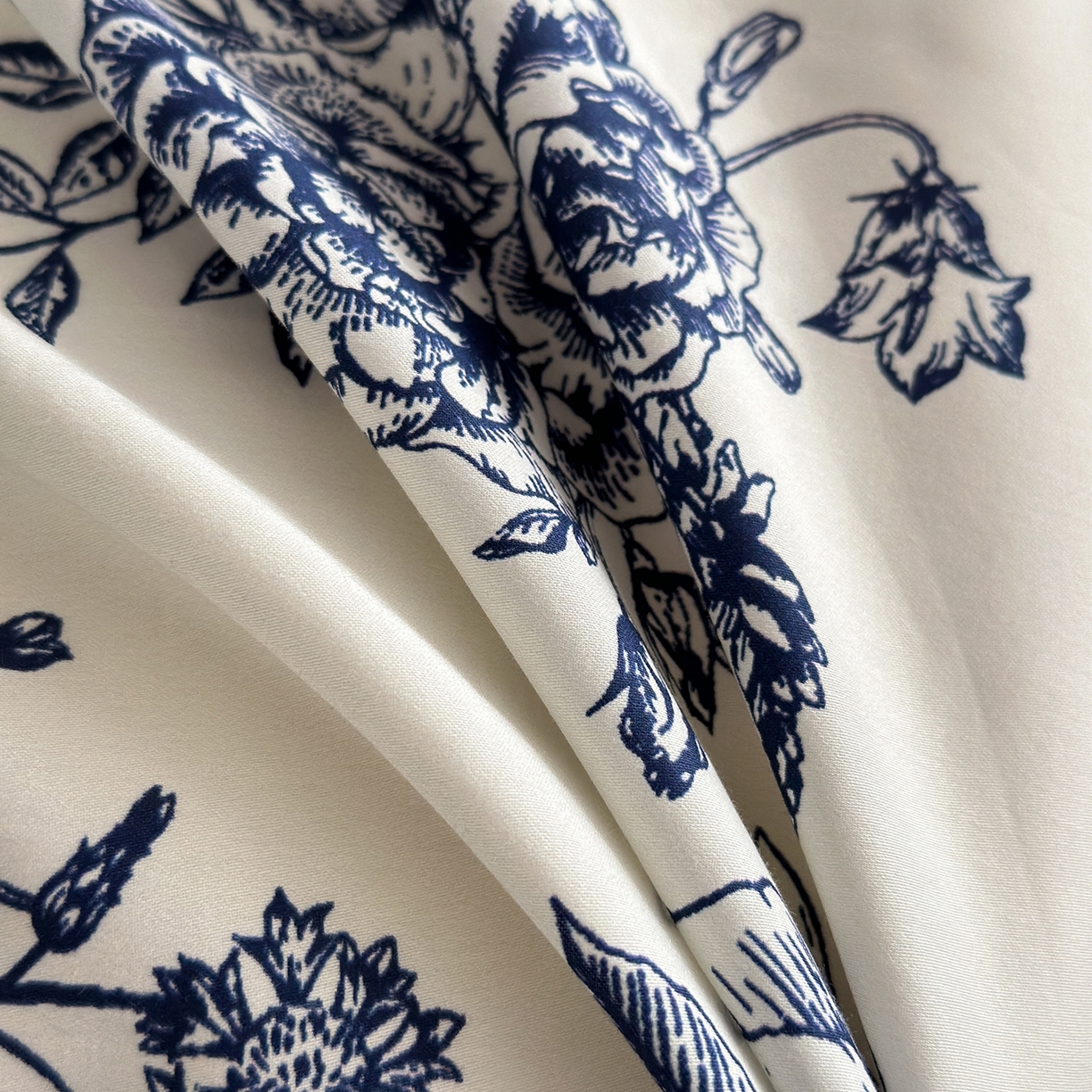 91家纺网 家纺一手货源 找家纺 置顶家纺 2026新款数码印花褶皱拼接亲肤系列四件套-素澜 珈蜜-咖