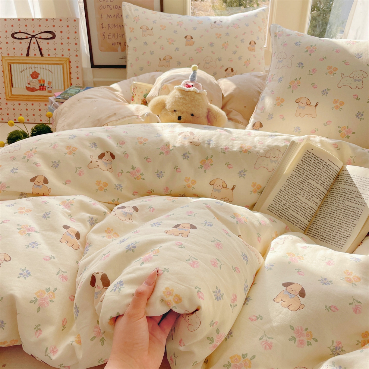 91家纺网 家纺一手货源 找家纺 盛秋家纺 2026新款水洗棉印花四件套-卡通系列 田园萌狗+花朵咖