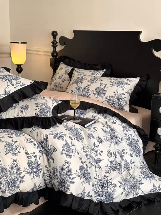 91家纺网 家纺一手货源 找家纺 置顶家纺 2026新款数码印花褶皱拼接亲肤系列四件套-素澜 珈蜜-咖