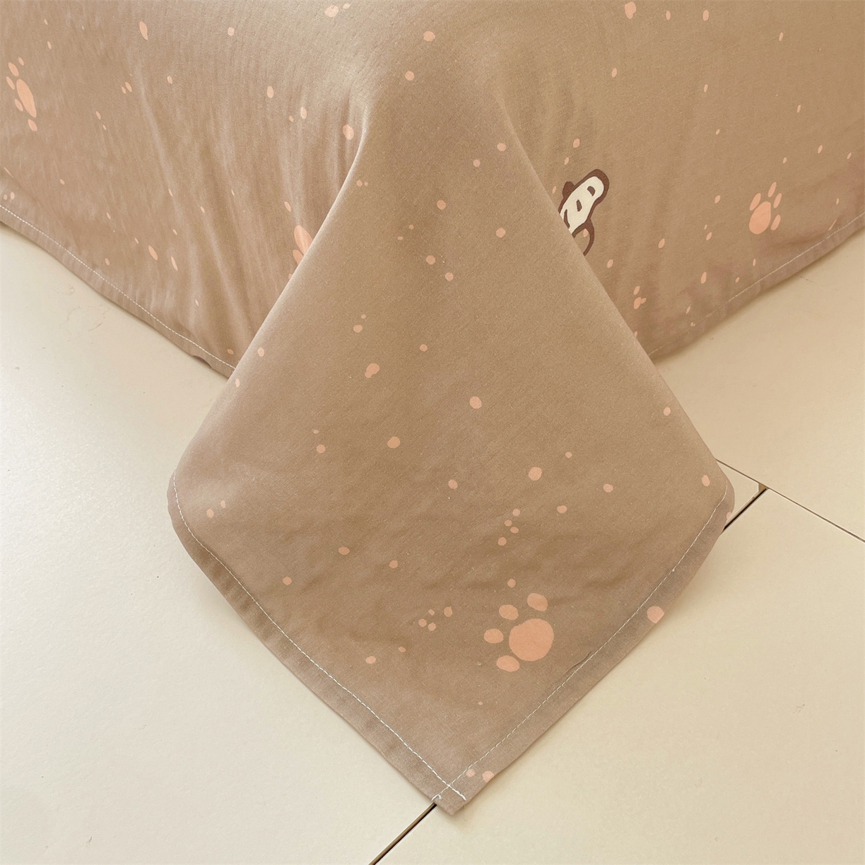 91家纺网 家纺一手货源 找家纺 盛秋家纺 2026新款水洗棉印花四件套-卡通系列 满山猫+猫爪