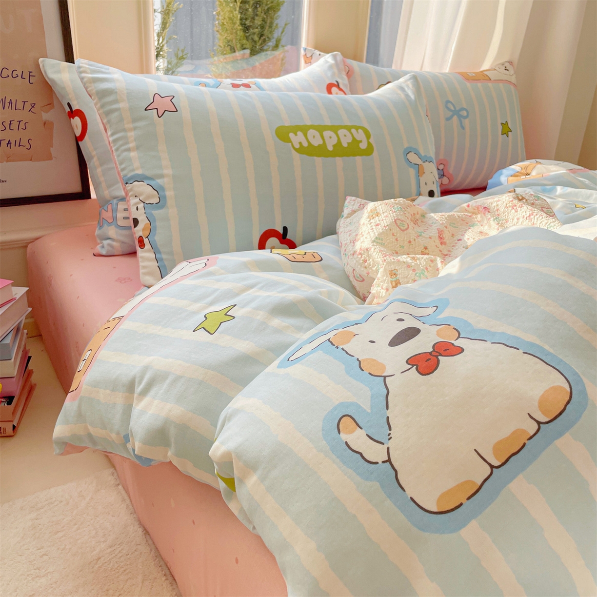 91家纺网 家纺一手货源 找家纺 盛秋家纺 2026新款水洗棉印花四件套-卡通系列 软萌汪汪蓝+花朵粉