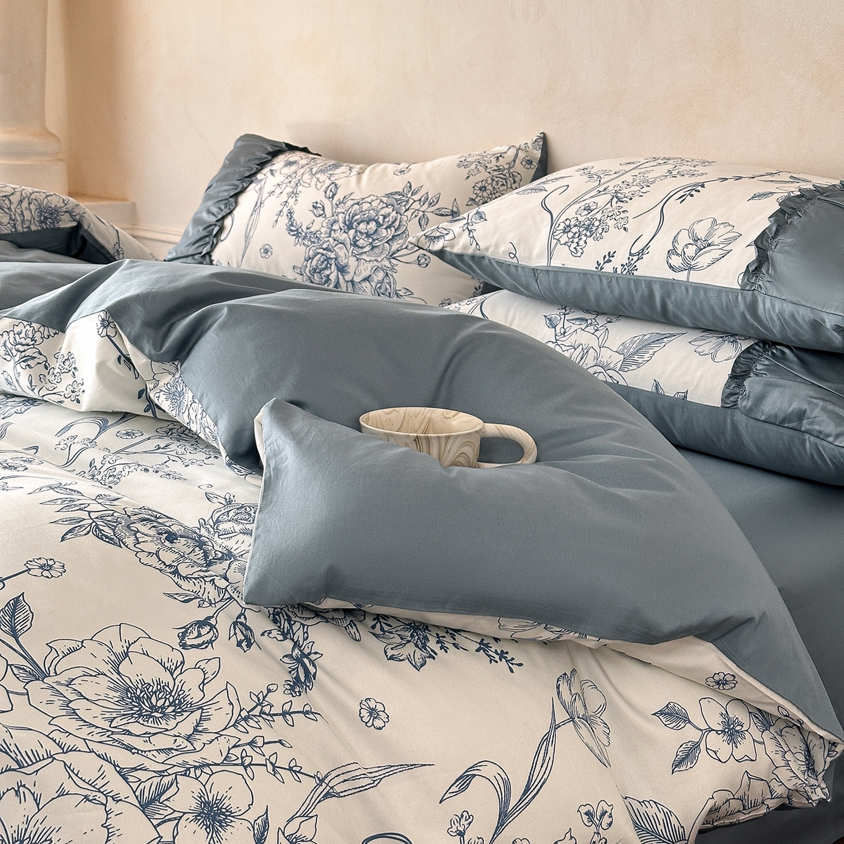 91家纺网 家纺一手货源 找家纺 置顶家纺 2026新款数码印花褶皱拼接亲肤系列四件套-素澜 素澜-静兰