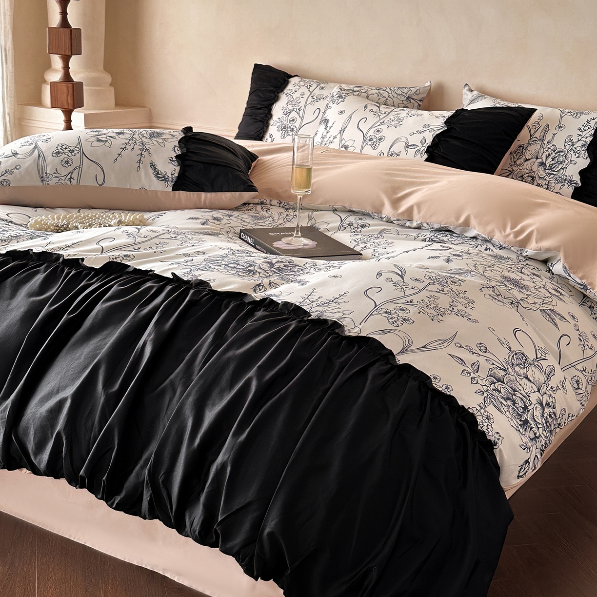 91家纺网 家纺一手货源 找家纺 置顶家纺 2026新款数码印花褶皱拼接亲肤系列四件套-素澜 素澜-咖色