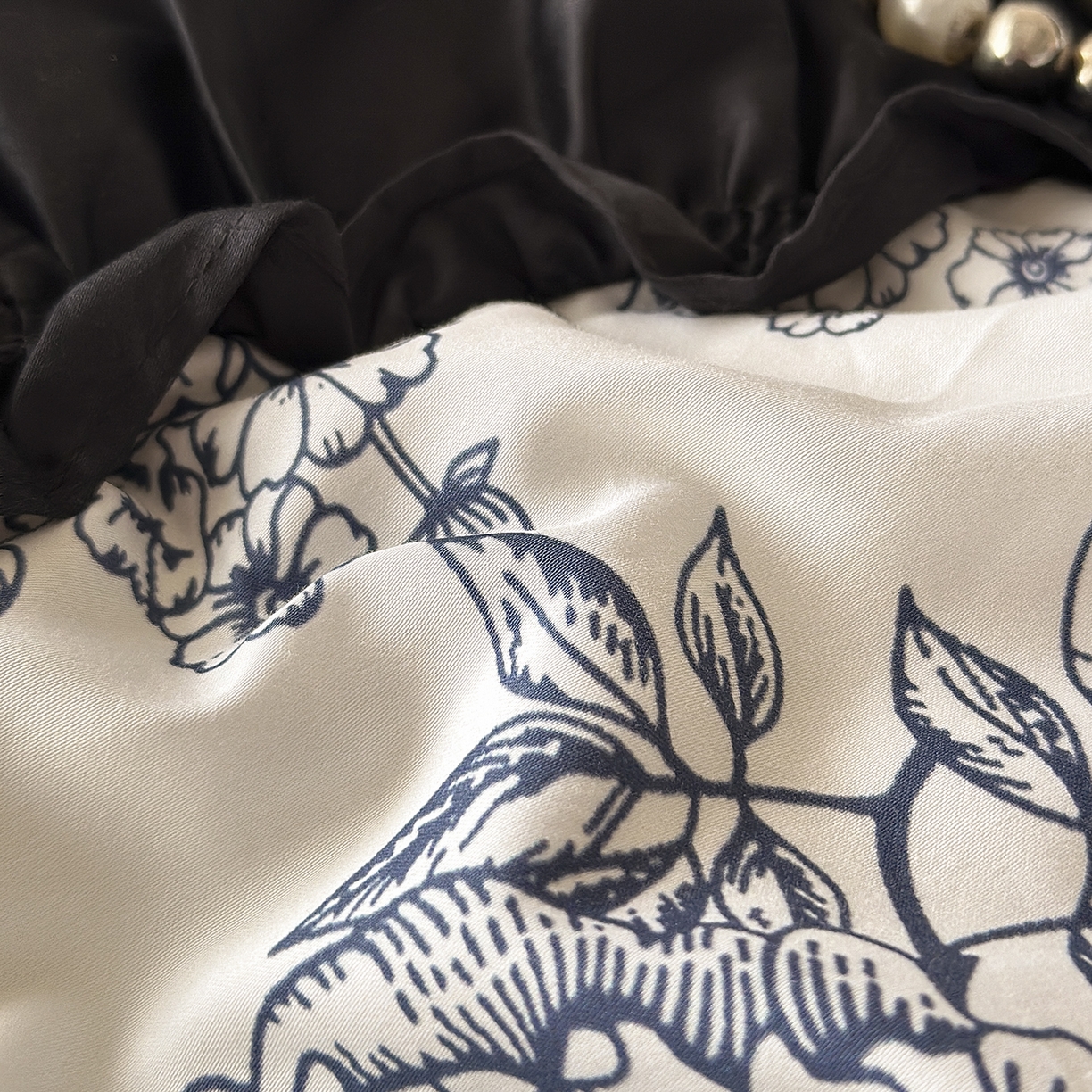 91家纺网 家纺一手货源 找家纺 置顶家纺 2026新款数码印花褶皱拼接亲肤系列四件套-素澜 素澜-咖色