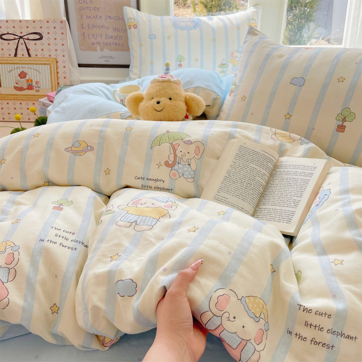 91家纺网 家纺一手货源 找家纺 盛秋家纺 2026新款水洗棉印花四件套-卡通系列 森林小象蓝+花朵蓝