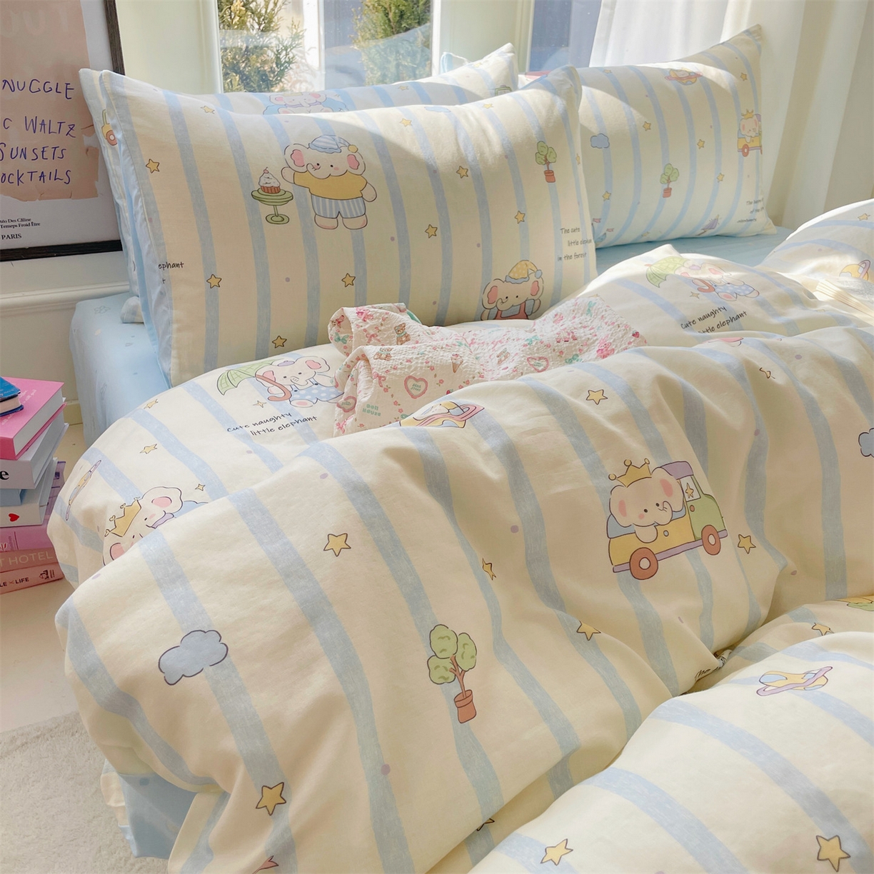 91家纺网 家纺一手货源 找家纺 盛秋家纺 2026新款水洗棉印花四件套-卡通系列 森林小象蓝+花朵蓝