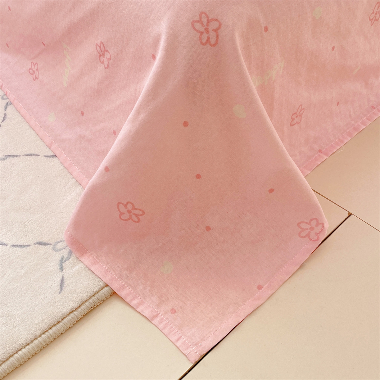 91家纺网 家纺一手货源 找家纺 盛秋家纺 2026新款水洗棉印花四件套-卡通系列 生日派对+花朵粉