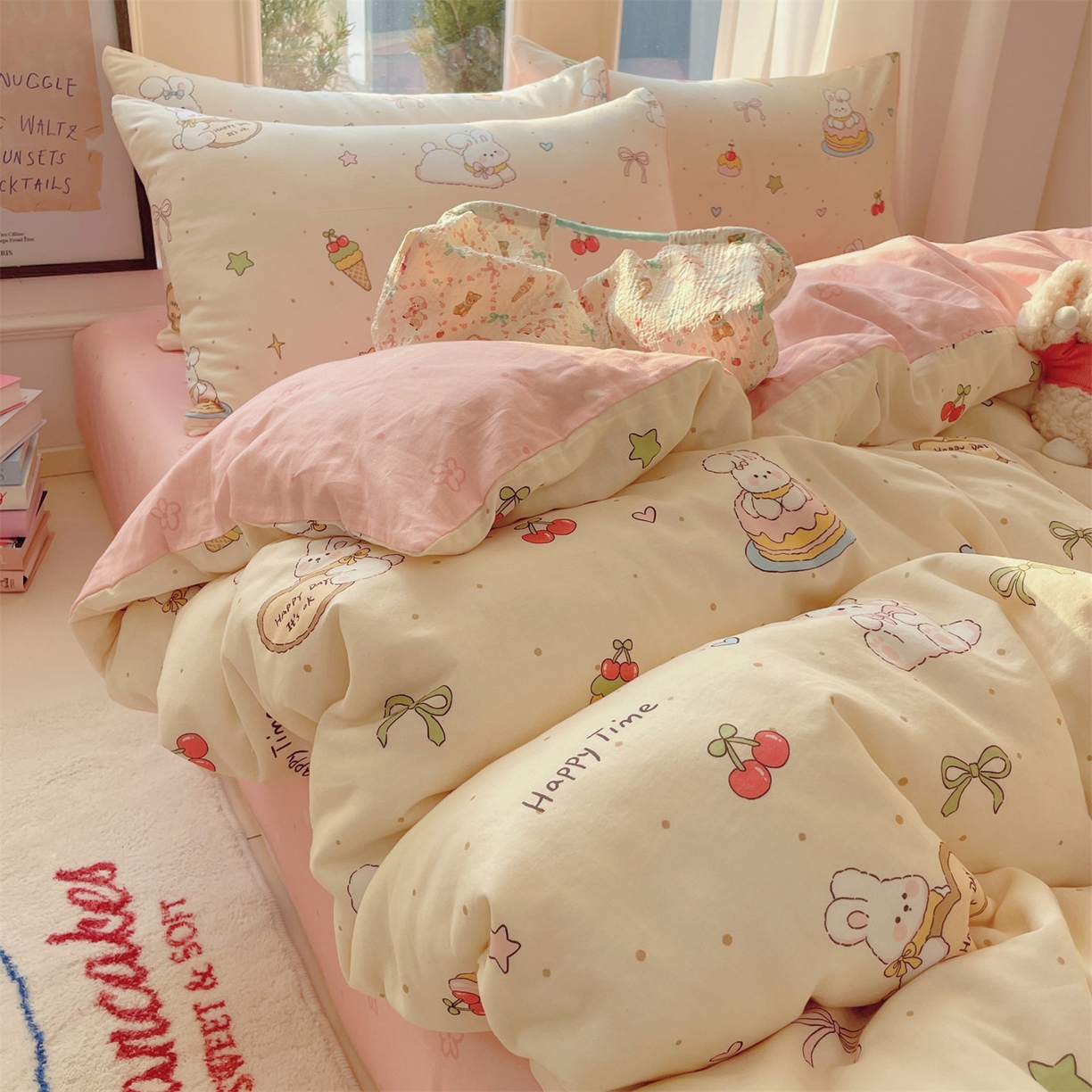 91家纺网 家纺一手货源 找家纺 盛秋家纺 2026新款水洗棉印花四件套-卡通系列 生日派对+花朵粉