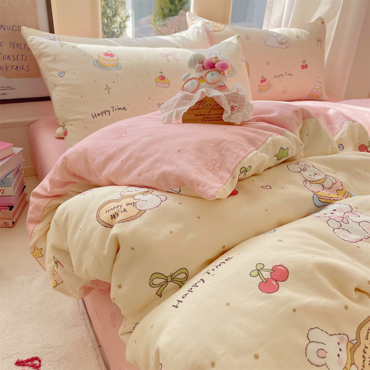 91家纺网 家纺一手货源 找家纺 盛秋家纺 2026新款水洗棉印花四件套-卡通系列 生日派对+花朵粉