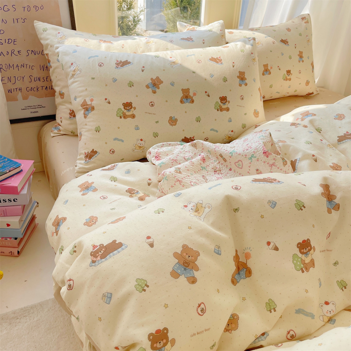 91家纺网 家纺一手货源 找家纺 盛秋家纺 2026新款水洗棉印花四件套-卡通系列 熊熊乐园+花朵咖