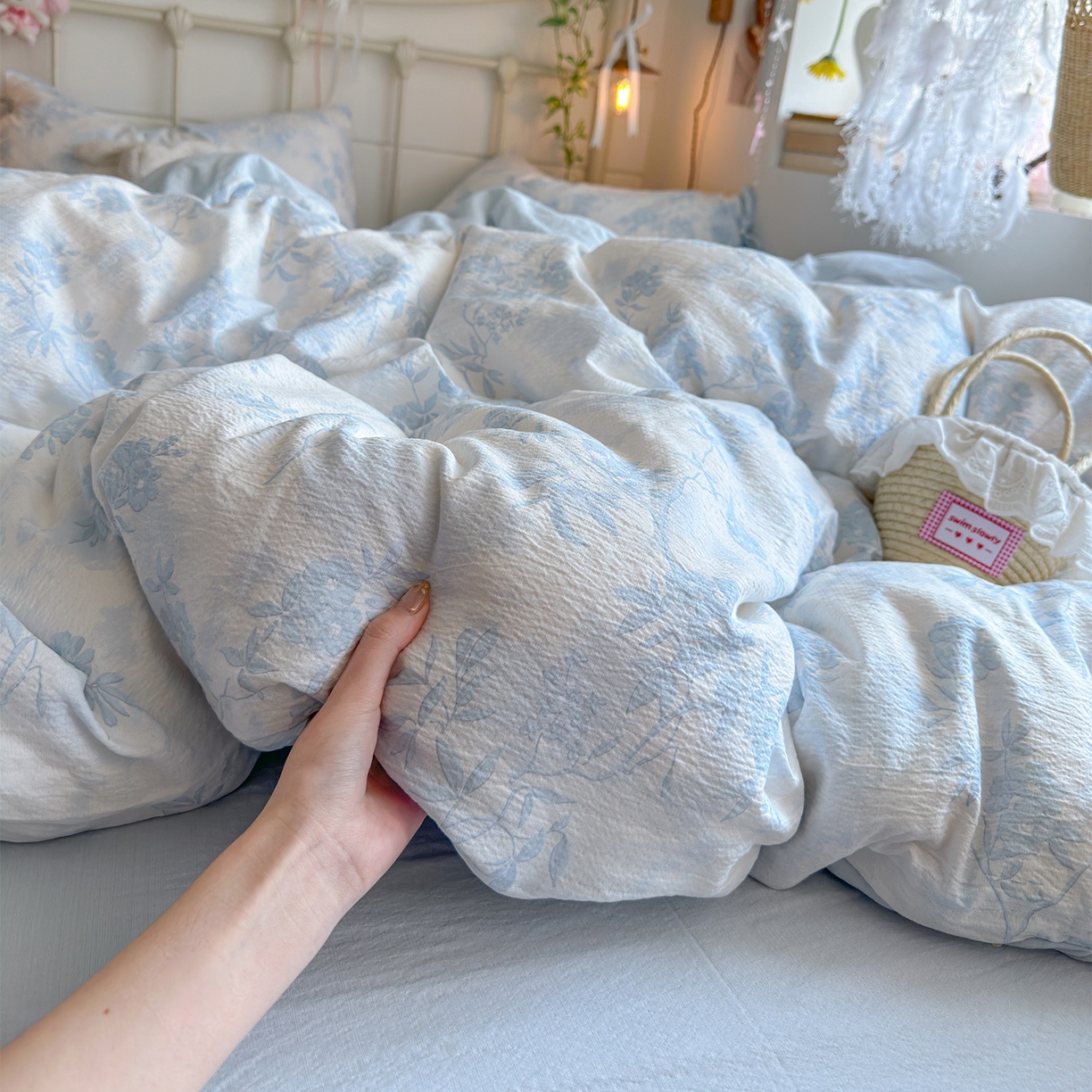 91家纺网 家纺一手货源 找家纺 优选良品 2026新款小清新直播热卖款云感双层纱木棉床盖四件套系列 冰菱花