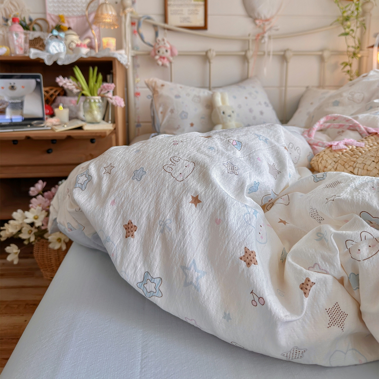 91家纺网 家纺一手货源 找家纺 优选良品 2026新款小清新直播热卖款云感双层纱木棉床盖四件套系列 花屿轻梦