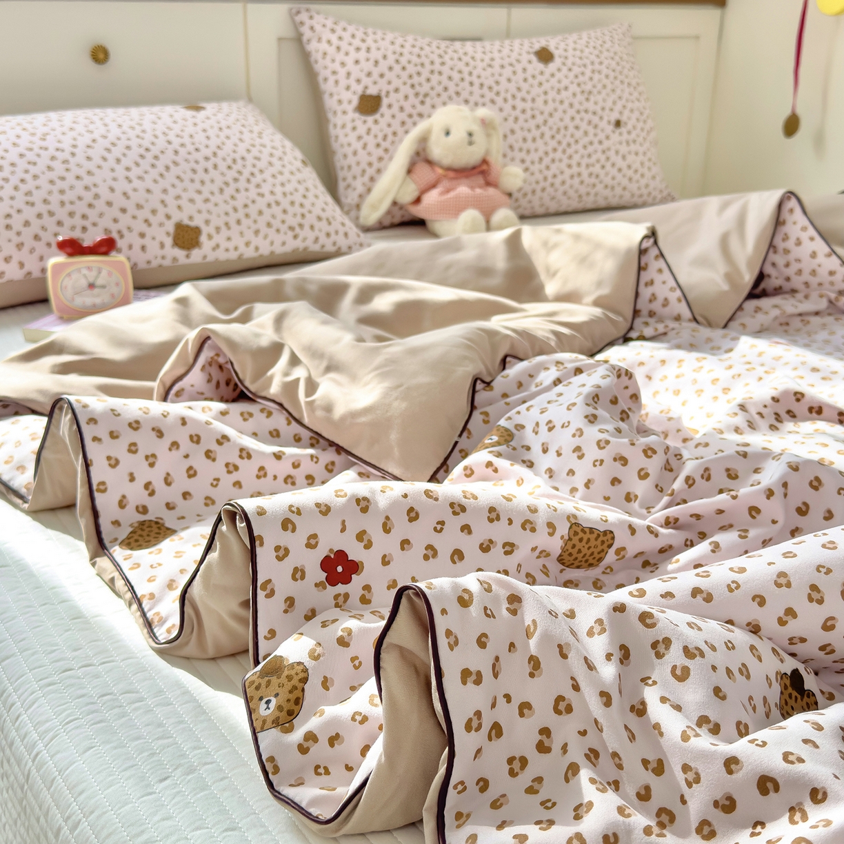 91家纺网 家纺一手货源 找家纺 铺尚美家纺 2026新款A类水洗双层纱大豆夏被子被芯 豹纹熊