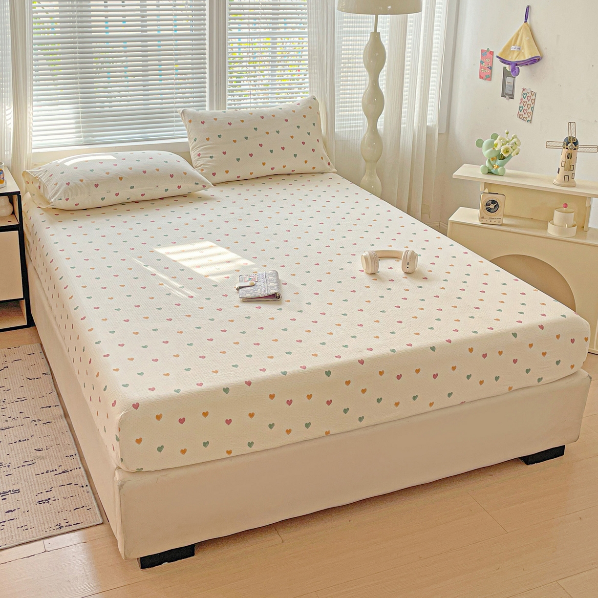 91家纺网 家纺一手货源 找家纺 优选 2026新款ins小清新木棉双层纱印花床笠床垫保护罩枕套三件套 爱心